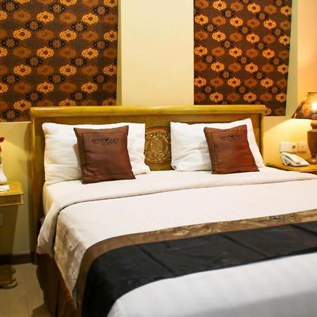 Amos Cozy Hotel Melawai Джакарта Екстериор снимка