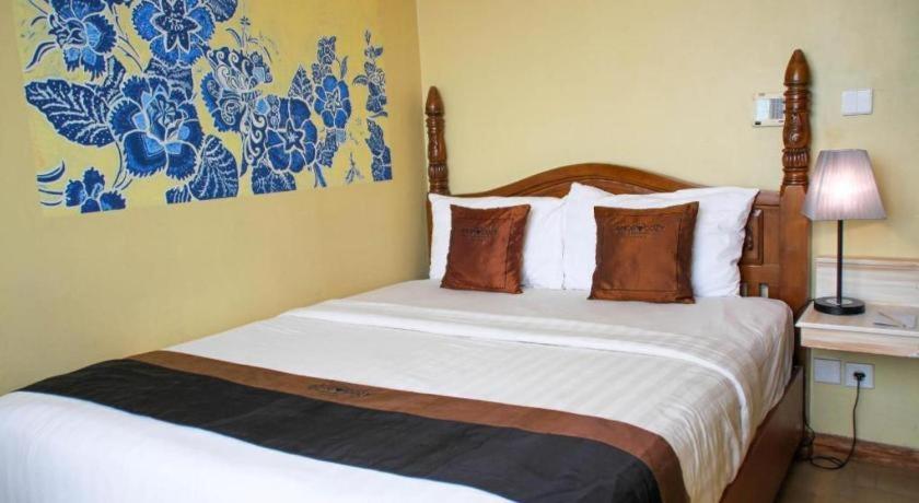 Amos Cozy Hotel Melawai Джакарта Екстериор снимка