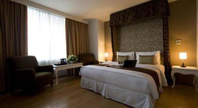 Amos Cozy Hotel Melawai Джакарта Екстериор снимка