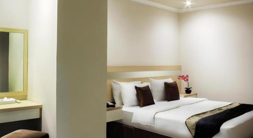 Amos Cozy Hotel Melawai Джакарта Екстериор снимка