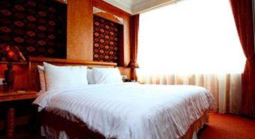 Amos Cozy Hotel Melawai Джакарта Екстериор снимка